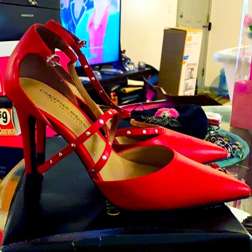 Red pumps
